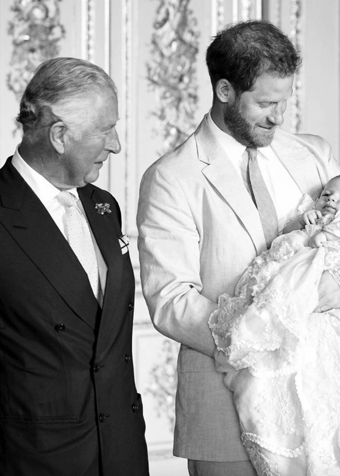 الأمير تشارلز لن يسمح لحفيده أرشي بأن يصبح أميرا