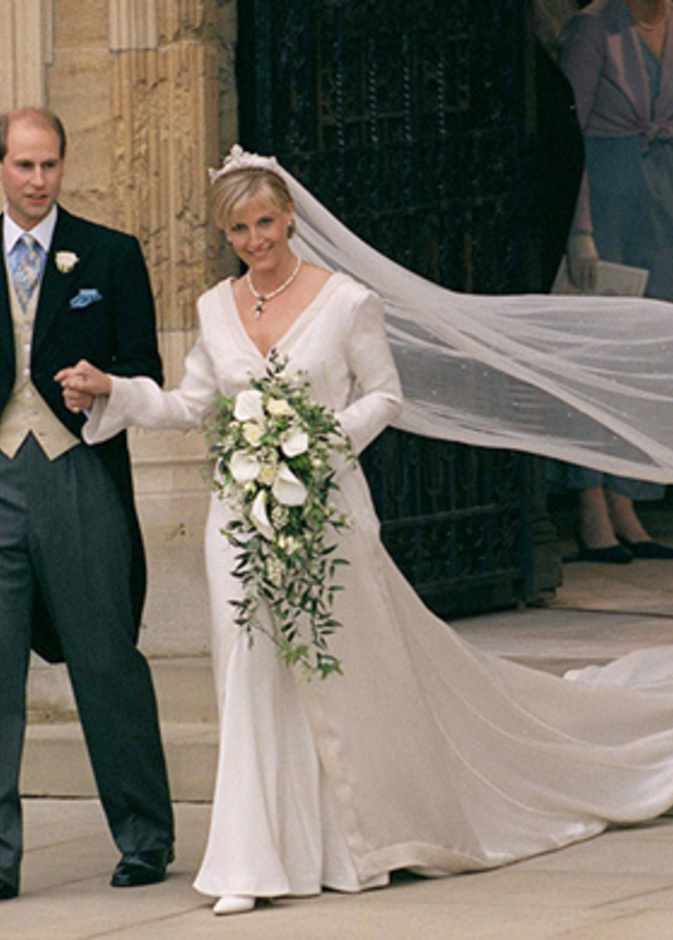 فستان زفاف كونتيسة لم يكن فستان زفاف ذو أكمام منفوخة