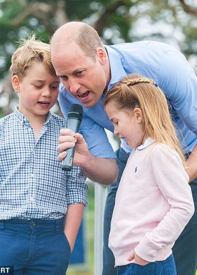 صورة لم تنشر من قبل للأمير وليام وأطفاله الثلاثة بمناسبة يوم عيد الأب