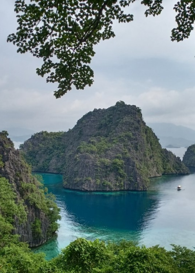 بحيرة كايانجان Kayangan Lake Miraluna Becher
