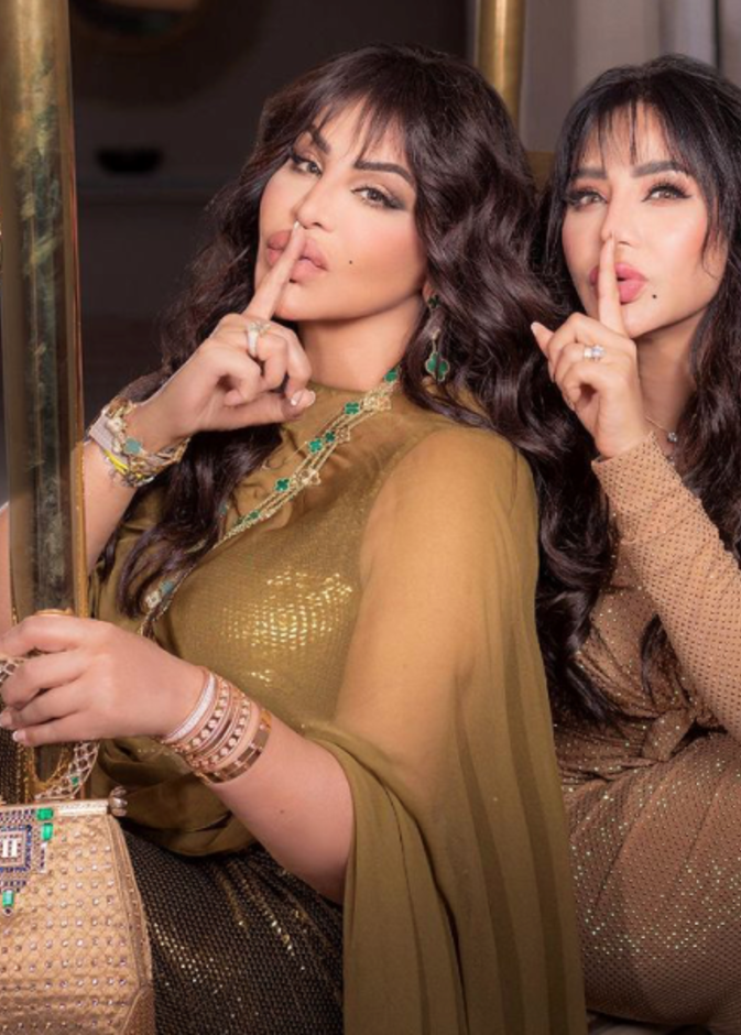 إختارت لجين فستاناً طويلاً من مجموعة ألكسندر فوتييه باللون البيج- الصورة من انستقرام