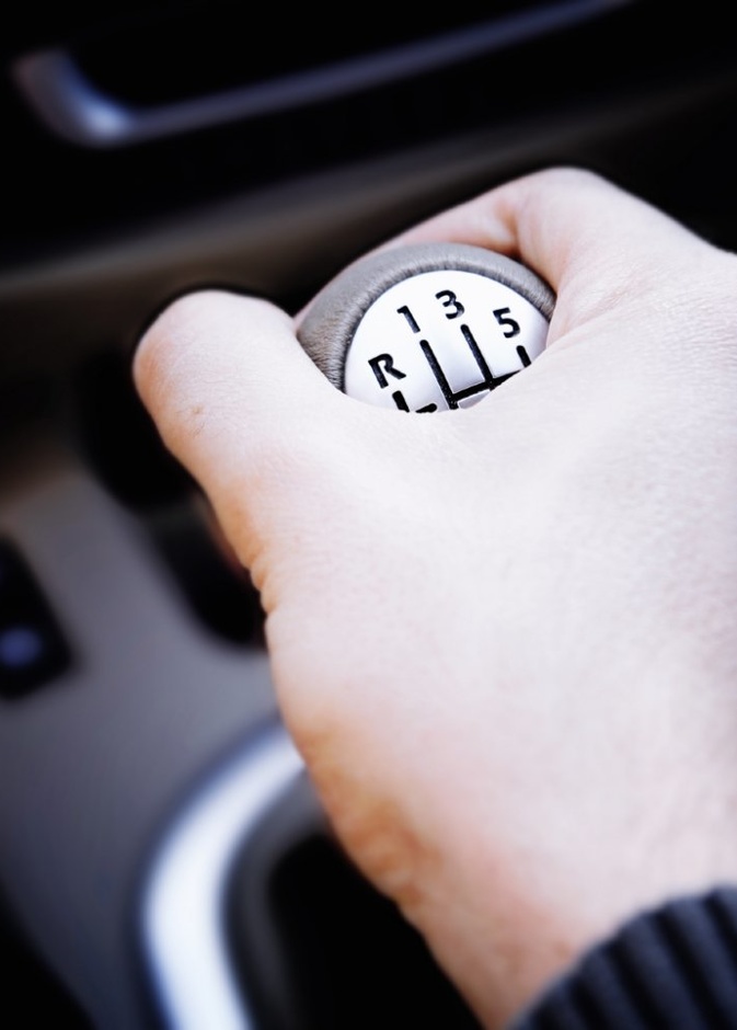 تحذيرات من خطورة القيادة مع ارتفاع درجات الحرارة-shutterstock