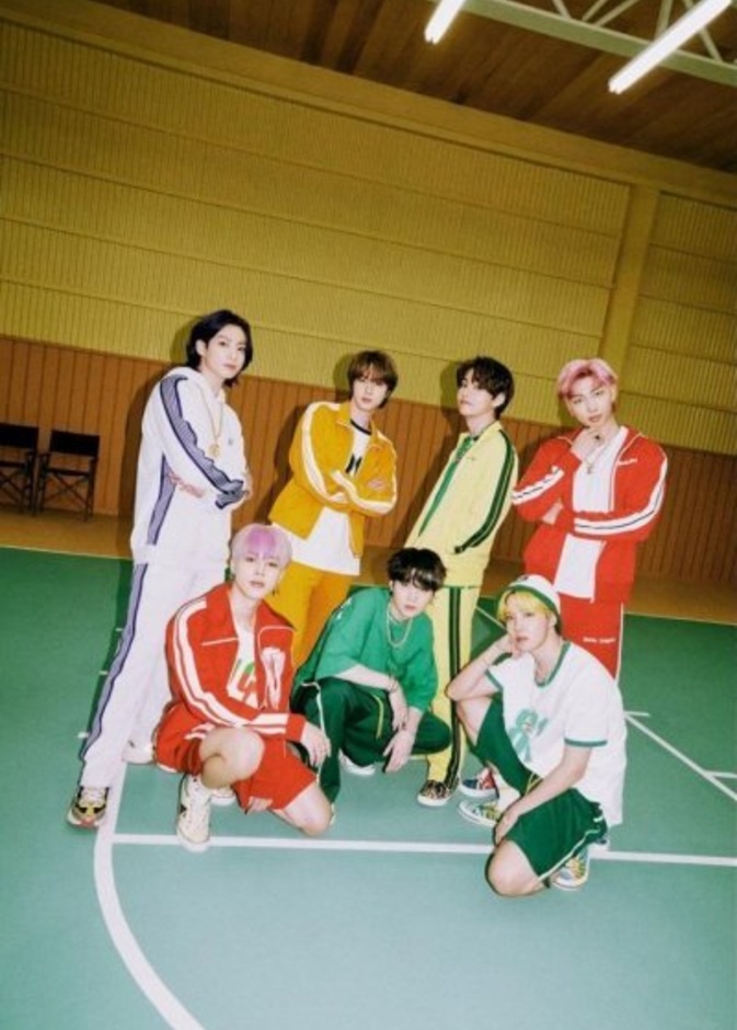 صورة لفرقة BTS من حسابهم الرسمي على انستجرام