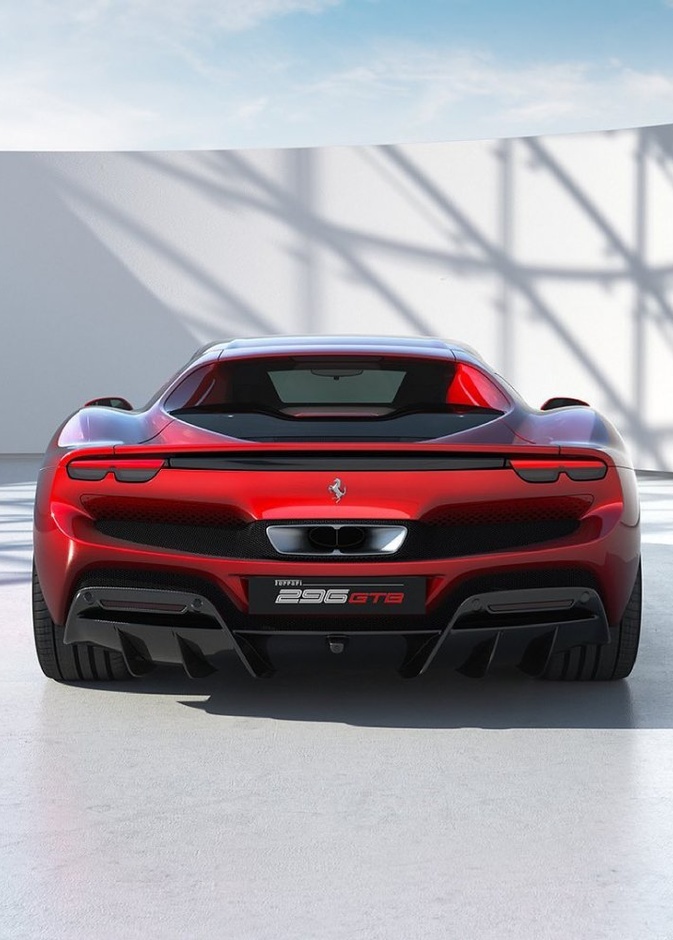 فيراري تكشف عن سيارة 296 GTB الهجينة الخارقة