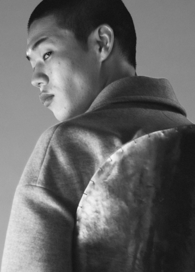 تشكيلة لويفي من الأزياء الرجالية لموسم ربيع وصيف 2022