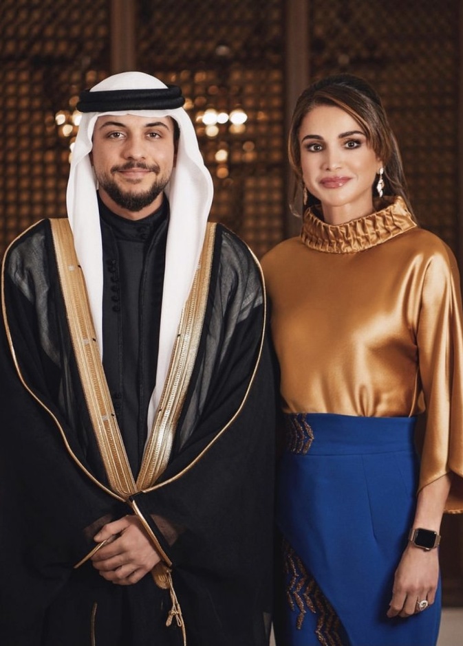 أجمل صور الملكة رانيا مع أكبر أبنائها الأمير الحسين