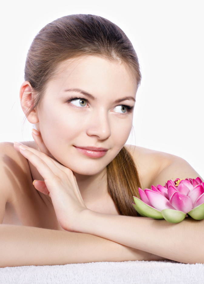  فوائد خلطات زيت الورد لتفتيح المناطق الحساسة