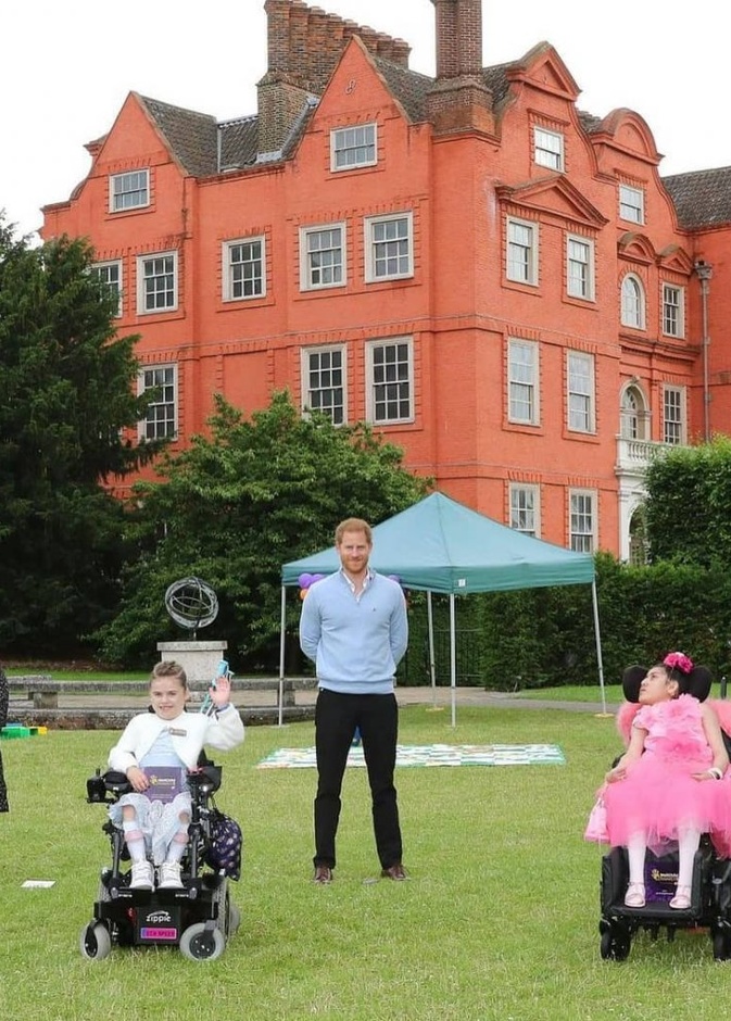  الأمير هاري يشارك في حفل مؤسسة WellChild 