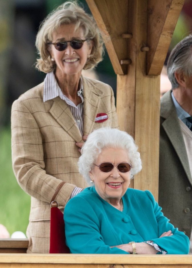 ملكة بريطانيا تحضر سباق وندسور للخيول