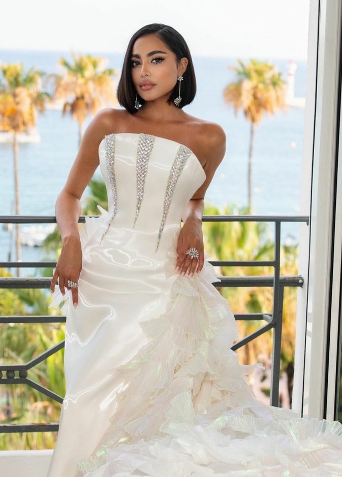  اطلالة لافتة لـ فاطمة المؤمن في مهرجان كان السينمائي الدولي 