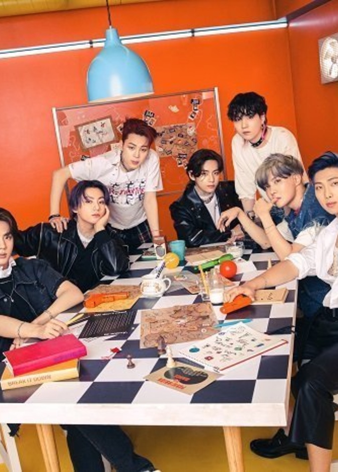 صورة لفرقة BTS من الحساب الرسمي لوكالة بيغ هيت إنترتينمنت على تويتر، وهي الوكالة المسؤولة عن إدارة اعمالهم