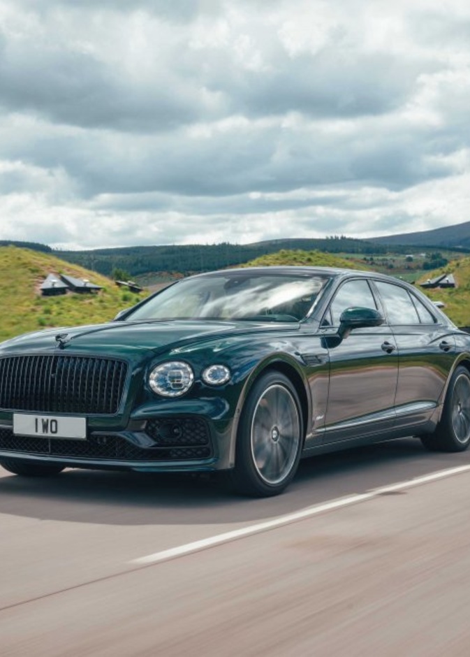 Bentley  تطرح Flying Spur Hybrid الجديدة