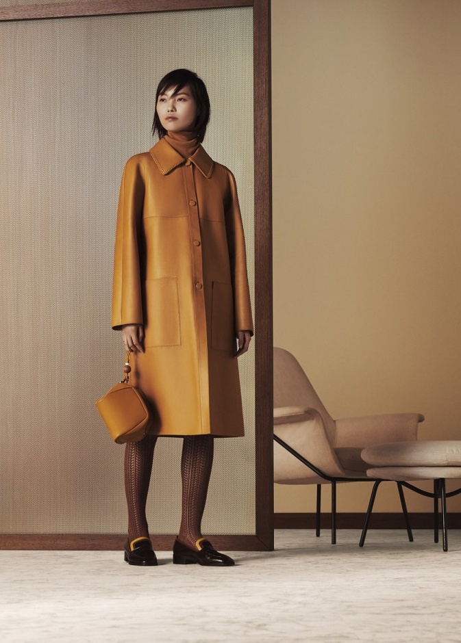 مجموعة لورو بيانا لموسم خريف وشتاء 2021-2022 بوحي من مدينة ميلانو