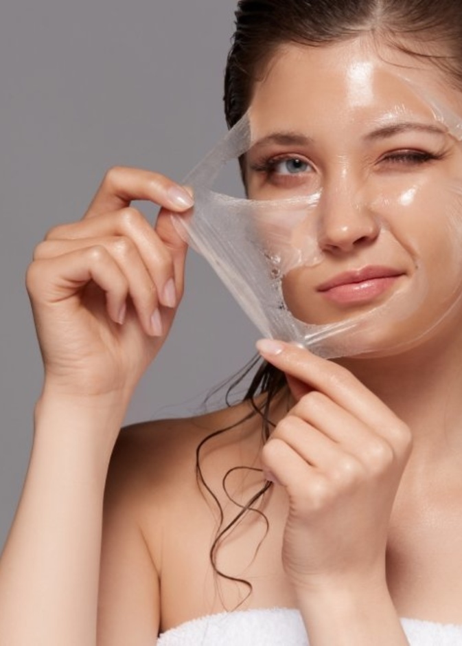 طرق علاج الحبوب بالتقشير الكيميائي واهم فوائده واضراره