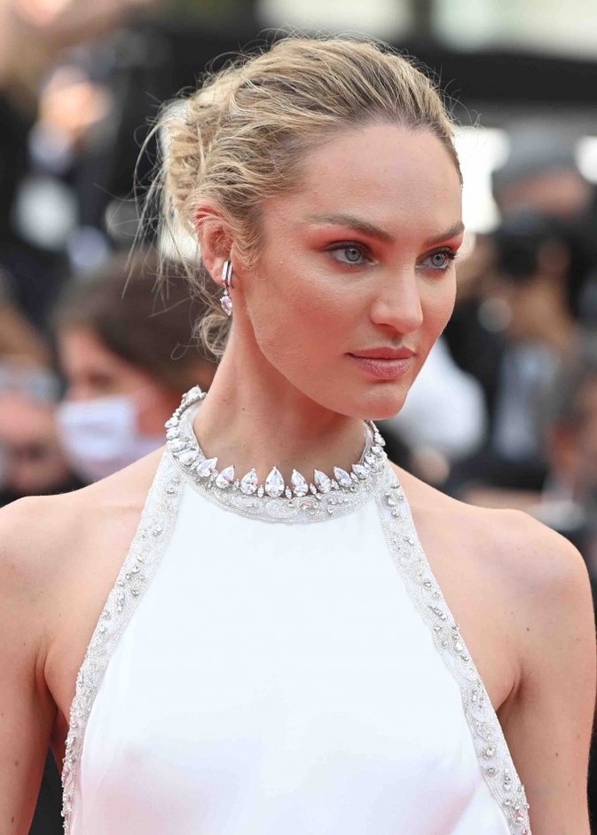 كانديس سوانبويل    Candice Swanepoelبمجوهرات ميسيكا Messika