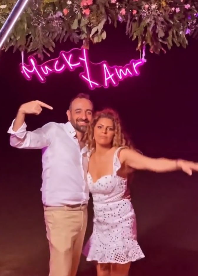 عمرو سلامة وزوجته