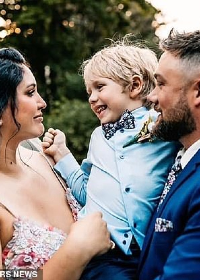 عروس تسير في حفل زفافها بعد جراحة غيرت حياتها texasnewstoday