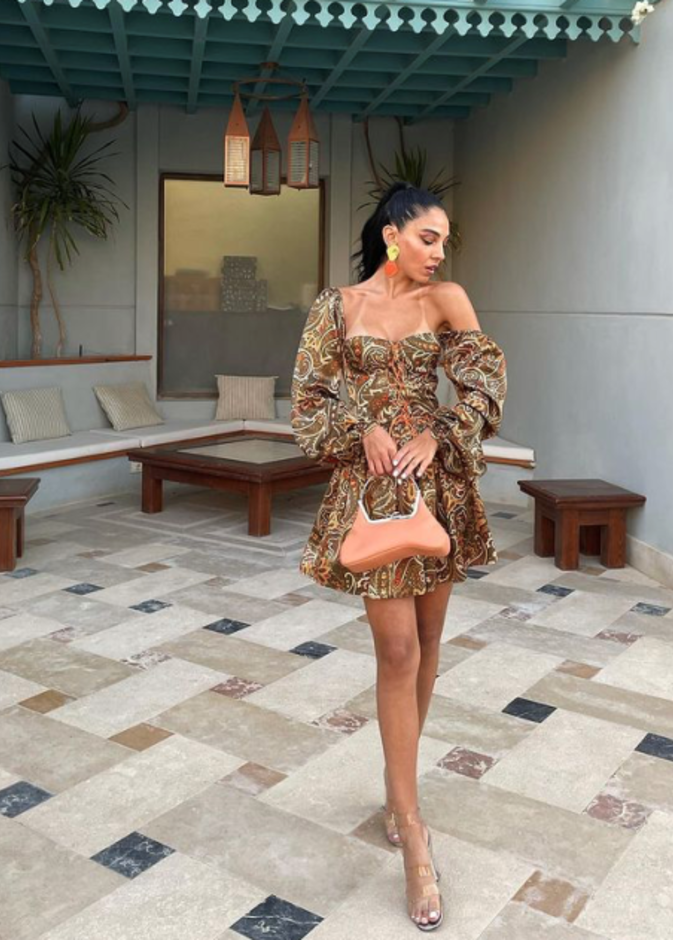 سلمى أبو ضيف بدت ساحرة بفستان قصير من مجموعة French Dandy