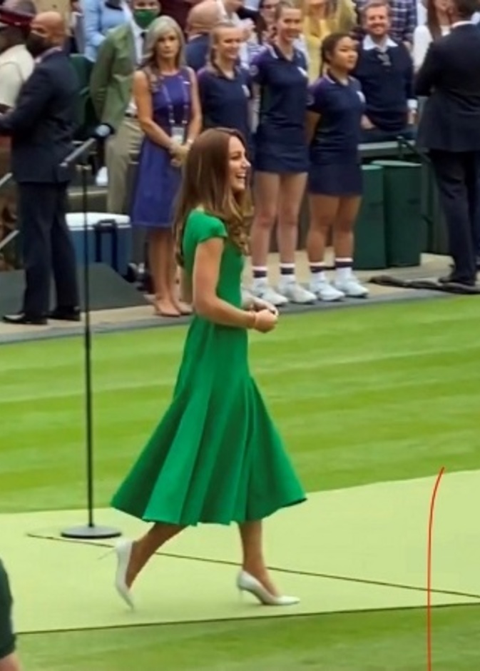 نشرت صفحة ويمبلدون على انستقرام صور الثنائي الملكي الأنيق