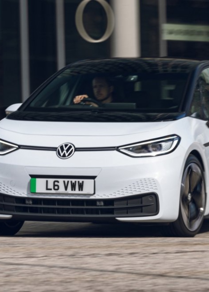 فولكس فاغن تطلق تحديثات مباشرة لتطبيقات سياراتها الكهربائية