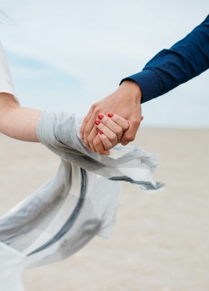 عروسان بريطانيان يقيمان حفل زفافهما في يوم المباراة النهائية لبطولة أوروبا Pablo Heimplatz