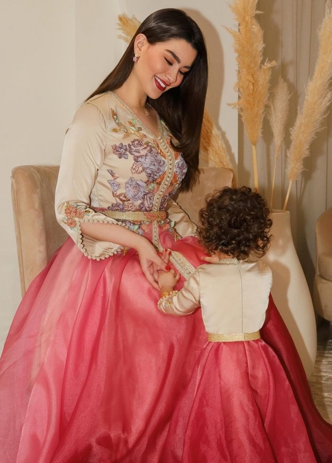 روان بن حسين مع ابنتها لونا