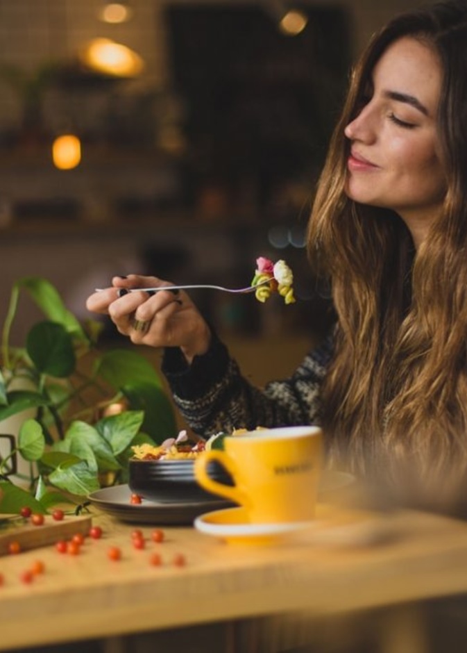 7 نصائح لتجنب الاصابة بالانتفاخ بعد تناول لحم العيد