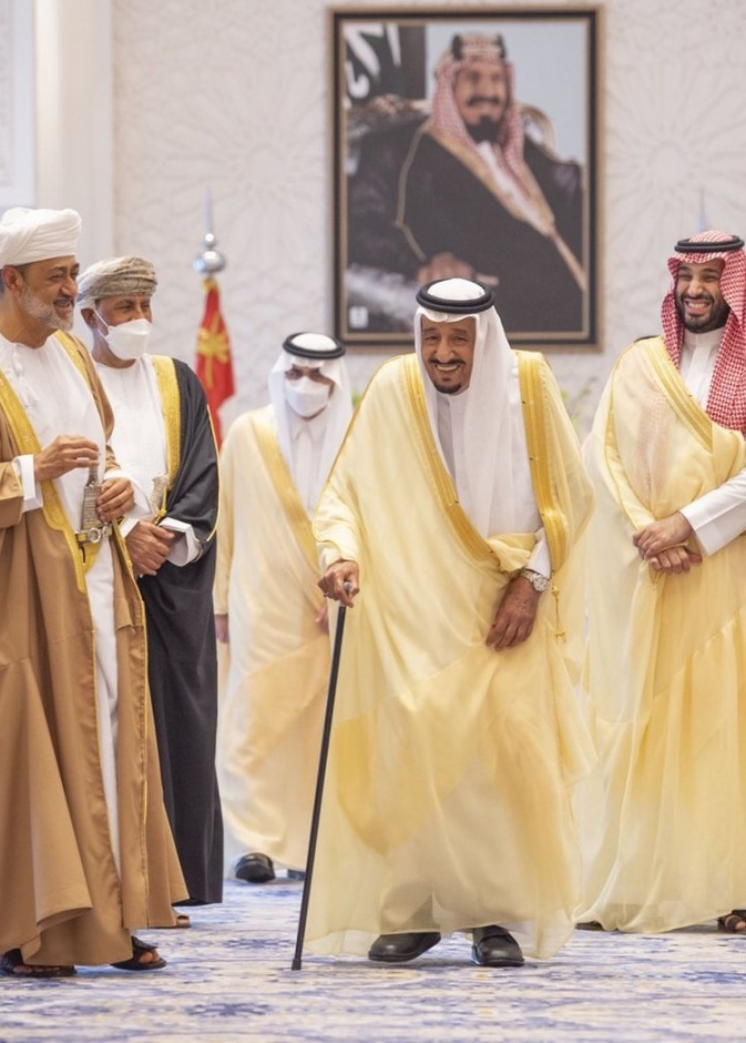 أغنية أسود العرين بمناسبة لقاء سلطان عمان بخادم الحرمين الشريفين الصورة من حساب الفنان صلاح الزدجالي على تويتر