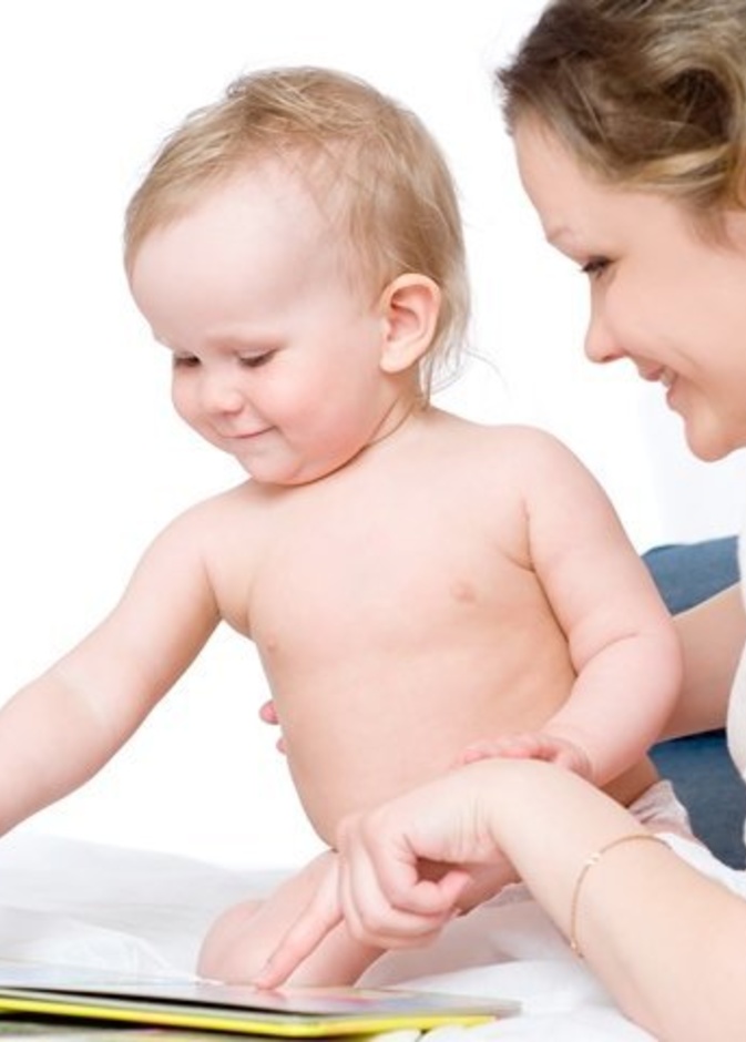 حيل تشجيع الطفل على القراءة وتحبيبه فيها