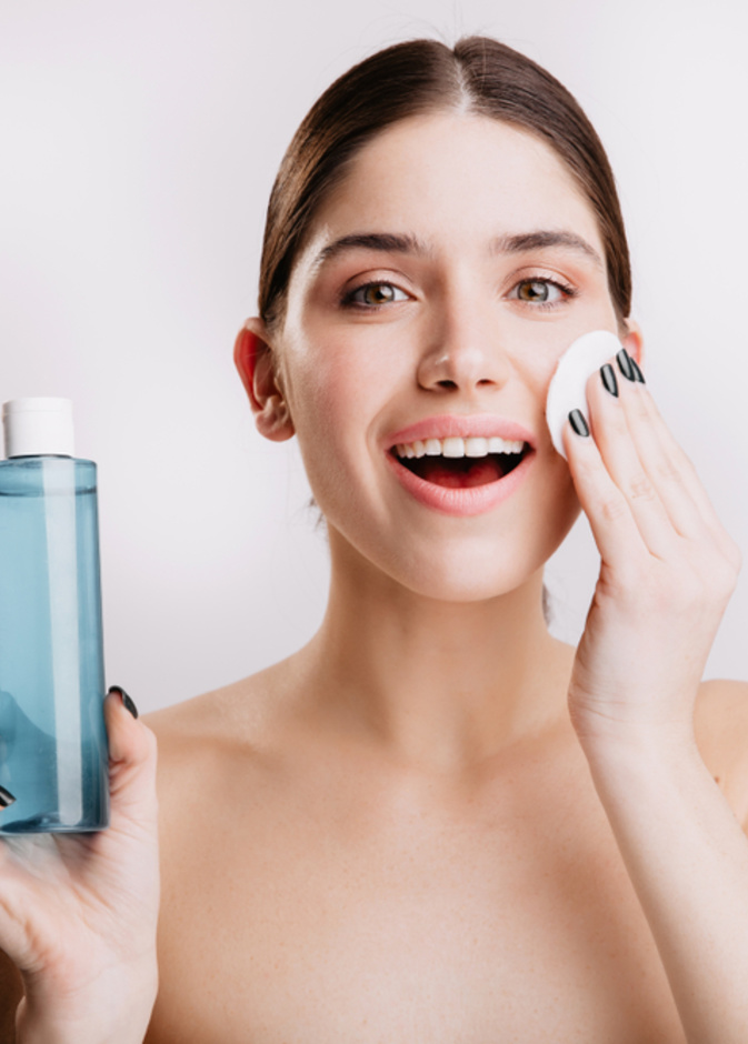 التونر رائع لتضييض مسامات البشرة