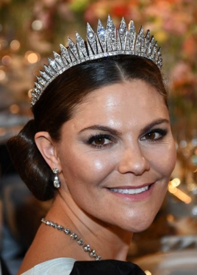 الأميرة فيكتوريا تتألق بتاج Baden fringe