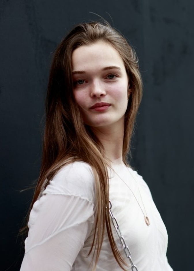 اطلالات جمالية ناعمة مستوحاة من الستريت ستايل في باريس