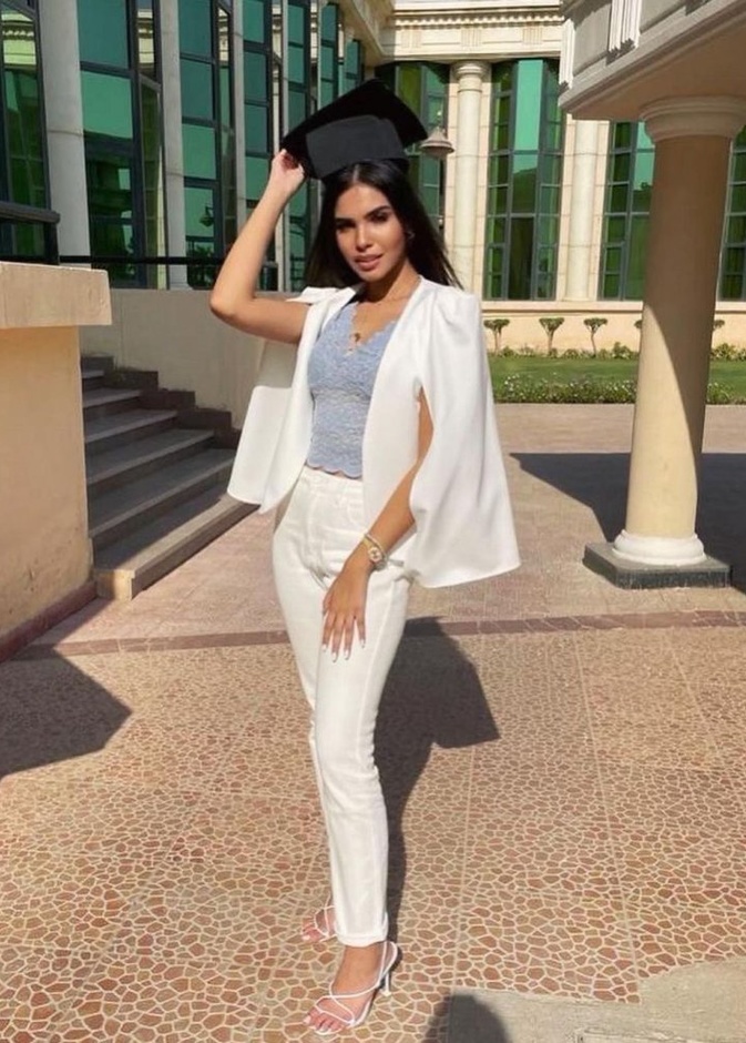 صورة من الحساب الرسمي لعزة مجاهد على انستجرام