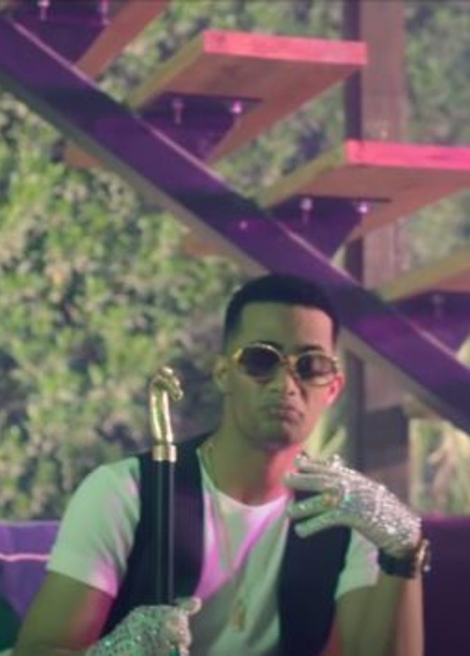 صورة من كليب محمد رمضان كورونا فيروس على يوتيوب