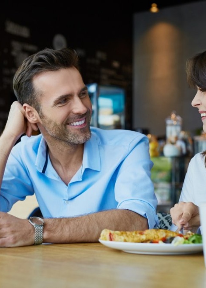 أجمل 8 صفات يعشقها الرجل في المرأة وتجذبه إليها