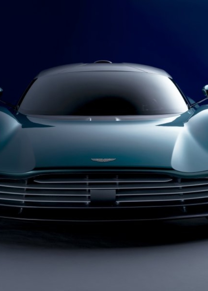  Aston Martin Valhalla