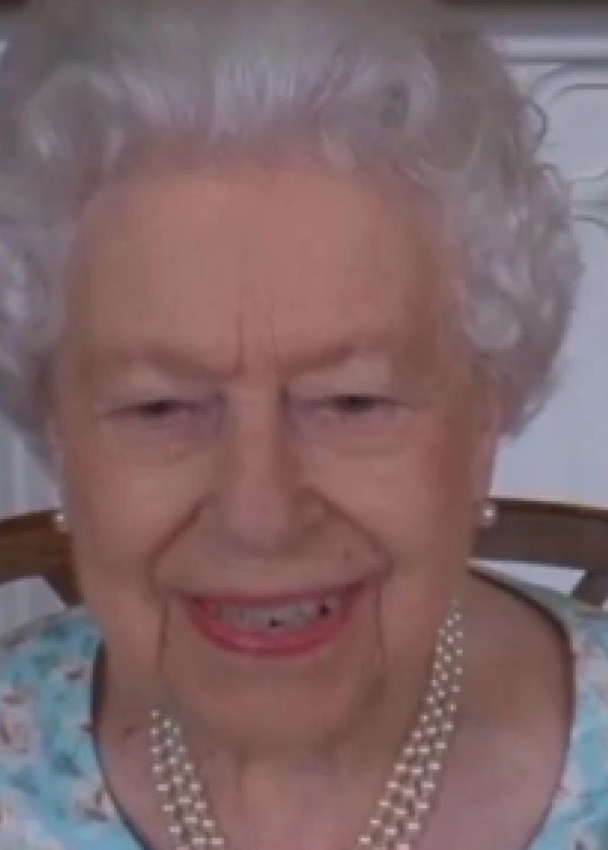 ملكة بريطانيا توجه رسالة للقادة الشباب في أحدث مهماتها الرسمية