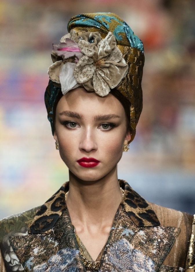 مكياج راقي لإطلالة التوربان في عيد الأضحى 2021