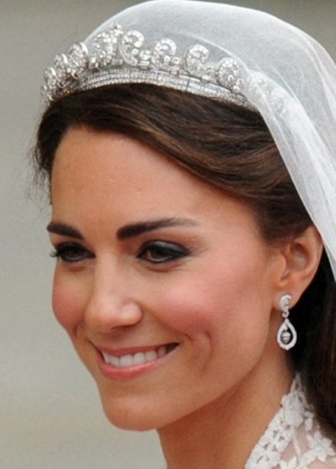  كيت ميدلتون تتألق بتاج تاج Tiara Cartier Halo 