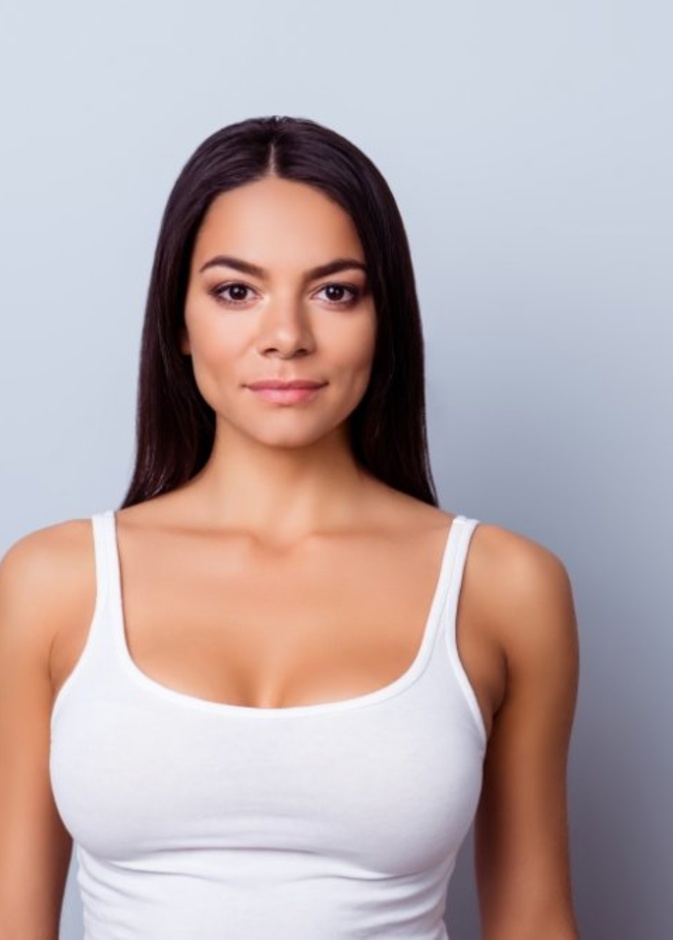 عملية زراعة الثدي فعالة للنساء غير الراضيات عن امتلاء ثديهن