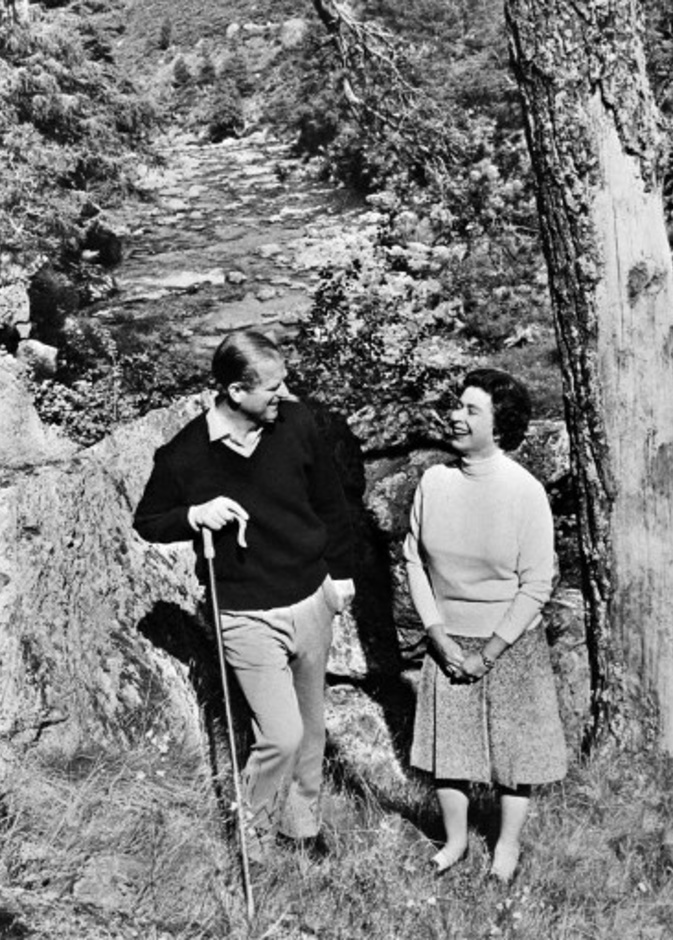 بدون الأمير فيليب.. الملكة إليزابيث تقضي أول عطلة صيفية في بالمورال