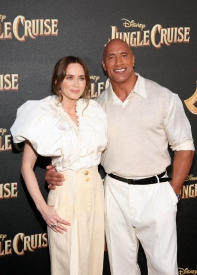 إميلي بلانت ودواين جونسون في العرض العالمي الأول لفيلم Jungle Cruise في كاليفورنيا