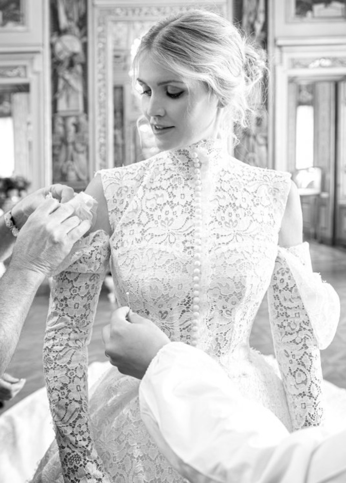 صور حصرية لـ "مجلة هي" فستان زفاف ليدي كيتي سبنسر من Dolce & Gabbana