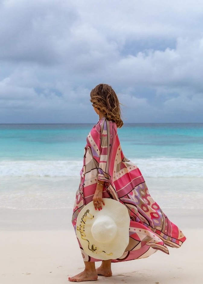 تطل دانية السعيدان بفستان مطبوع من علامة ايميليو بوتشي المصدر دانية السعيدان