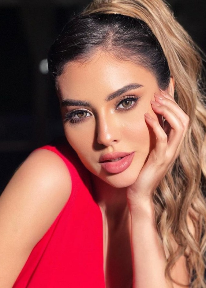 مريم حسين