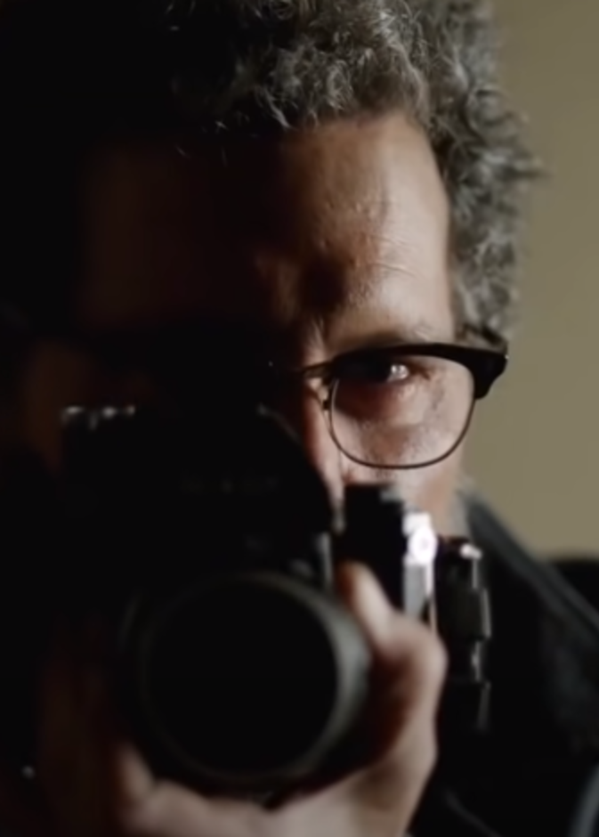 جوني ديب في فيلم Minamata - الصورة من تريلر فيلم Minamata على يوتيوب