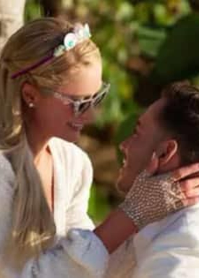 سباريس هيلتون وخطيبها كارتر- الصورة من حساب باريس هيلتون على إنستجرام