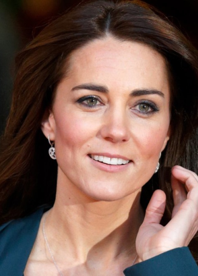  لهذا السبب قامت كيت ميدلتون بتعديل خاتم خطبتها صورة من على تويتر