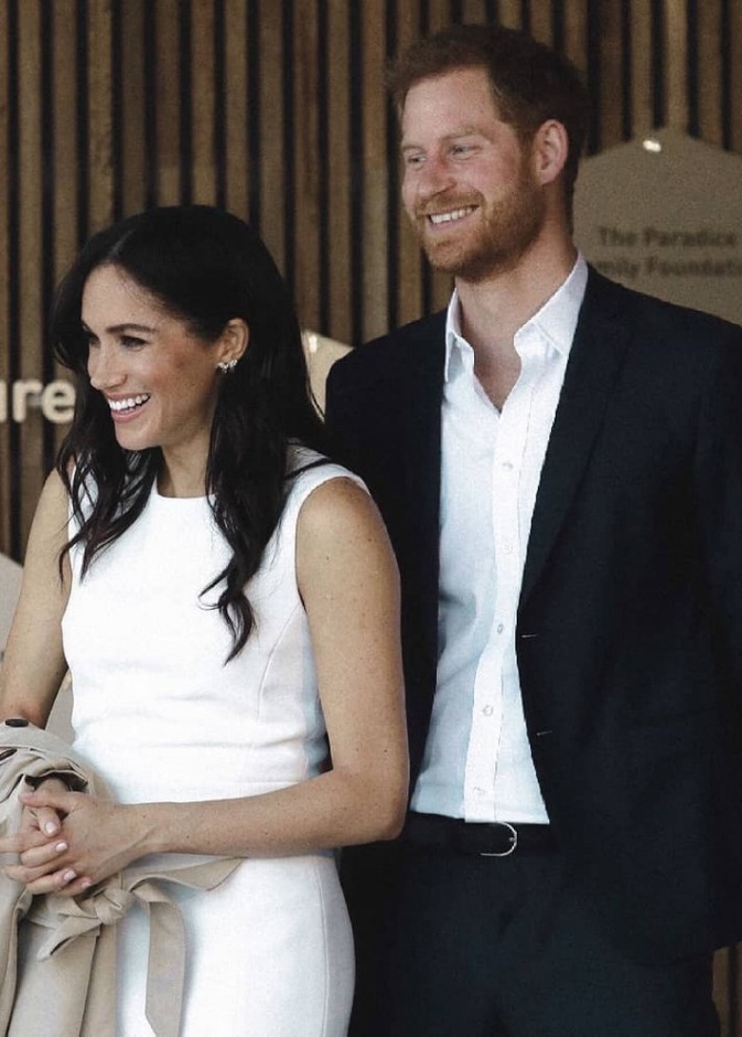 مصدر ميغان وهاري اتفقا على صفقات تجارية قبل انسحابهما من الحياة الملكية