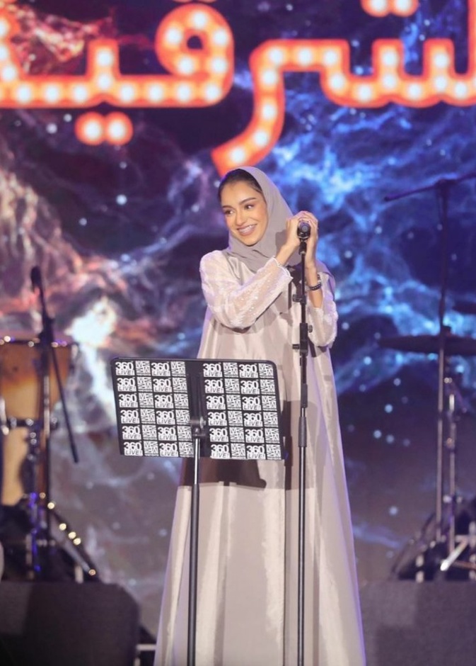  اطلالة جذابة لزينة عماد بالعباية في حفل صيف الشرقية